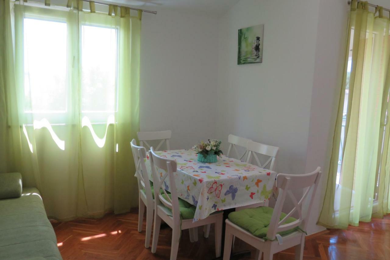 Lumbrela Apartments ستاريغغاد باكلينتسا المظهر الخارجي الصورة